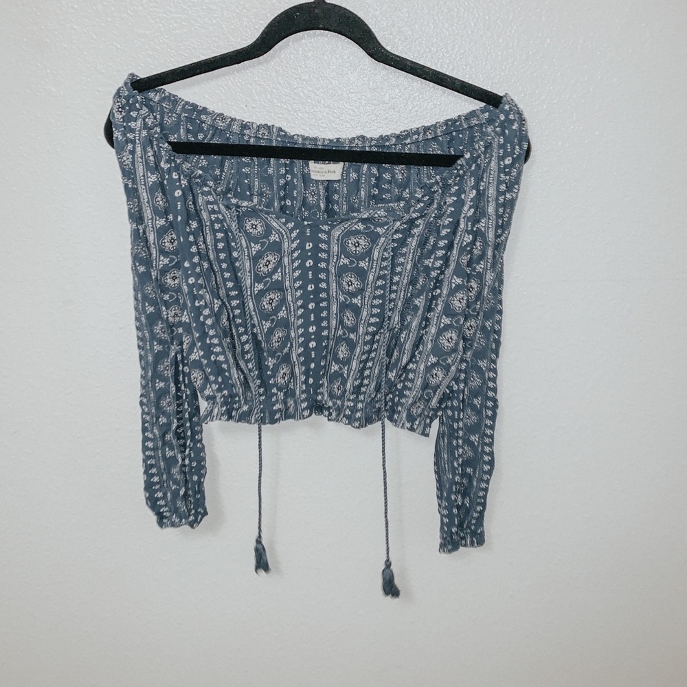 Long sleeve cropped shirt